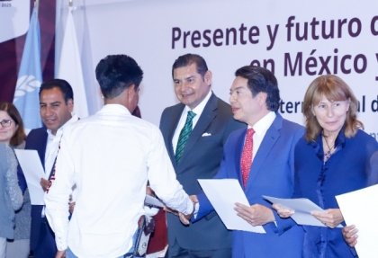 Con la presidenta Sheinbaum, México levantará la Bandera Blanca: Mario Delgado