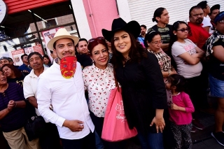 Preservan las expresiones populares con el 15° Desfile de Huehues en Puebla capital