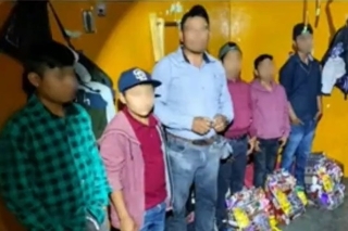 Rescatan a nueve niños chiapanecos en Oaxaca; los obligaban a vender dulces y cigarros