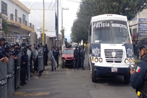 Policía municipal implementó operativo en la 46 poniente; detienen a siete sujetos por posesión de drogas y autopartes robadas