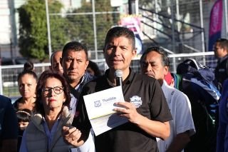Entrega Ayuntamiento de Puebla rehabilitación del complejo deportivo Las Hadas 