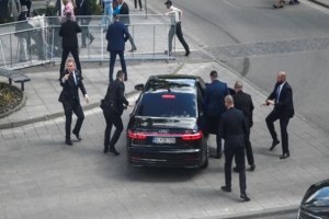 Primer ministro de Eslovaquia, en estado crítico por intento de asesinato