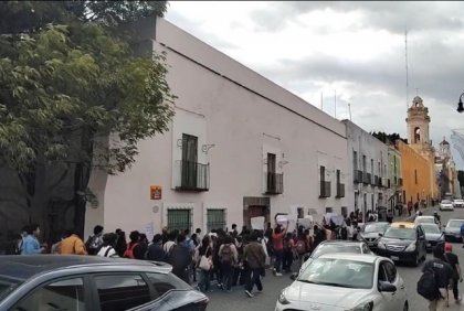 Estudiantes acusan incumplimiento y exigen renuncia de Cedillo a la reelección en la BUAP