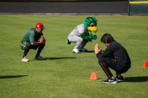 El IMDP y Pericos de Puebla realizan una clínica deportiva