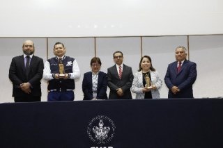 Alejandro Armenta, orgulloso de ser el primer gobernador con formación en administración pública, egresado de la BUAP