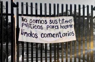 Estudiantes toman el Tecnológico de Ajalpan; exigen destitución de la directora por proselitismo político