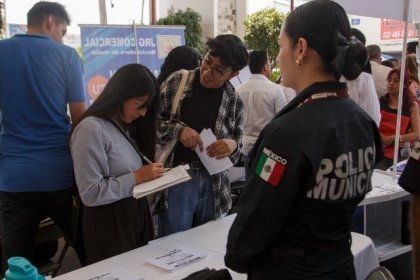 Participa Gobierno de la Ciudad en Feria de Empleo Relámpago
