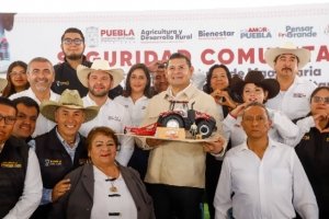 Gobierno de Puebla cumple un sueño: 27 módulos de maquinaria, drones y tractores