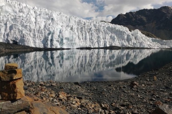 Glaciares de Perú se derriten a la mitad