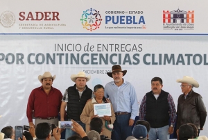 Gobierno del Estado entrega apoyos a produtores del campo por contingencias climatológicas