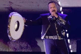 ¿Indirecta? Pepe Aguilar desata polémica por misterioso mensaje