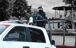 ‼️Parece chiste, pero no lo es‼️ Roban a policia municipal de Amozoc patrulla que traía armas de fuego