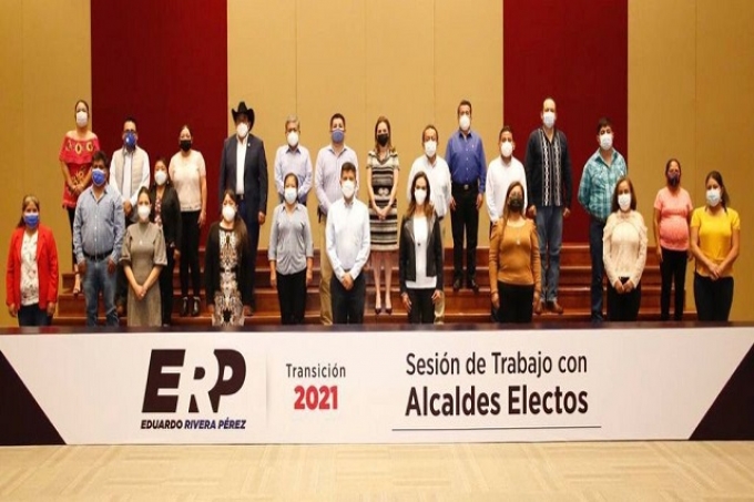 Eduardo Rivera Pérez y Liliana Ortiz comparten experiencias con presidentes municipales electos  emanados del PAN