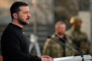 Zelenski, presidente de Ucrania, visita el frente de batalla en la ciudad de Avdiivka