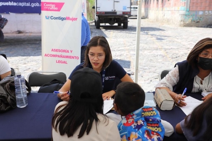SMDIF Puebla brinda asesorías legales gratuitas a personas adultas mayores