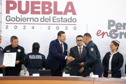 Gobierno estatal reconoce profesionalización de cuerpos de seguridad capacitados por SEMAR