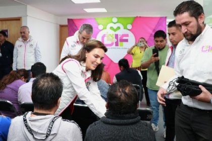 Entregan Pepe Chedraui y MariElise Budib bastones guía a integrantes del Taller de Cooperación para Ciegos A.C