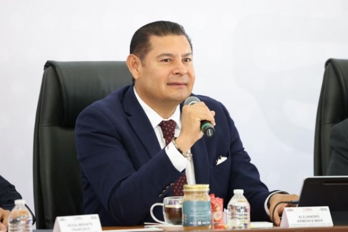 Protege gobierno estatal a familias poblanas con Campaña de Vacunación Invernal