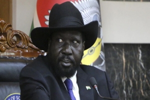 Presidente de Sudán del Sur se orina frente a las cámaras durante evento público