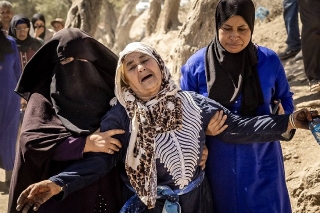 Gente de Marruecos llora por víctimas de terremoto que dejó más de 2 mil muertos