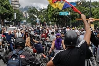 Al menos, 12 muertos por protestas contra régimen de Maduro en Venezuela