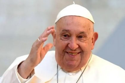 El estado de salud del Papa Francisco sigue siendo “crítico, pero estable”, informa el Vaticano