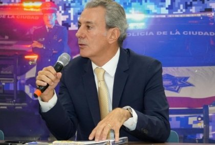 Anuncia Pepe Chedraui incremento salarial y apoyos escolares para policías