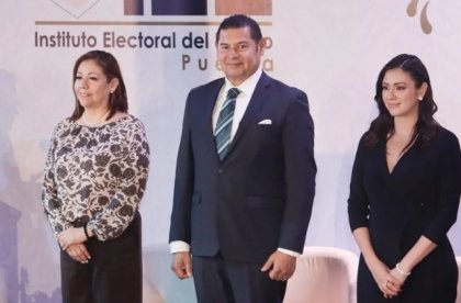Armenta destaca liderazgo femenino y papel de migrantes en la vida democrática