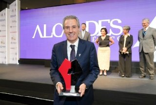 Recibe Pepe Chedraui reconocimiento por calificación perfecta e histórica en transparencia y rendición de cuentas