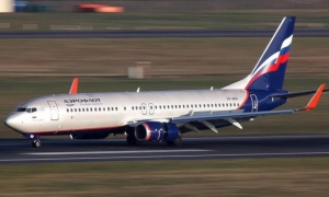 Avión ruso aterriza de emergencia en Siberia por amenaza de secuestro