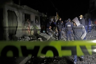 Explosión de dos polvorines en Puebla deja siete muertos