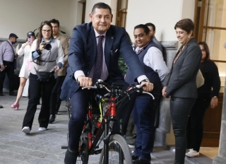 Puebla se alista para la electromovilidad refrenda Armenta