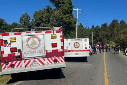 Vuelca camión de pasajeros sobre la carretera Santiago-Chalma y deja seis heridos