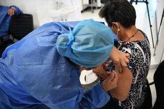 Amplía Sector Salud plazo para la vacuna en adultos mayores de 60 años