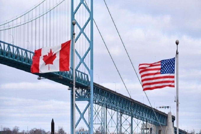 Crece tensión por bloqueo en la frontera de Estados Unidos y Canadá