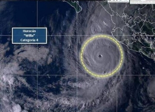 Peligroso huracán Willa tocará tierra entre Puerto Vallarta y Mazatlán