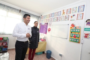 Entrega Ayuntamiento de Puebla apoyo mil 500 a beneficiarios de estancias infantiles