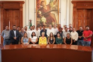 Sostiene Pepe Chedraui reunión con presidentes auxiliares para dar seguimiento a obras estatales
