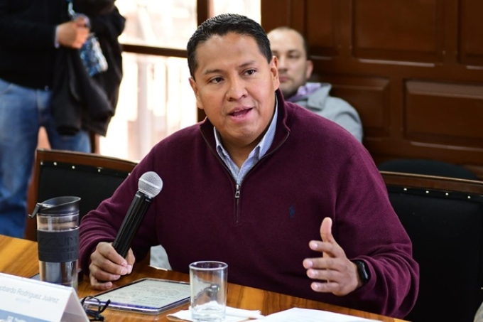 En opacidad integración de los nuevos reglamentos municipales: Leobardo Rodríguez Juárez 