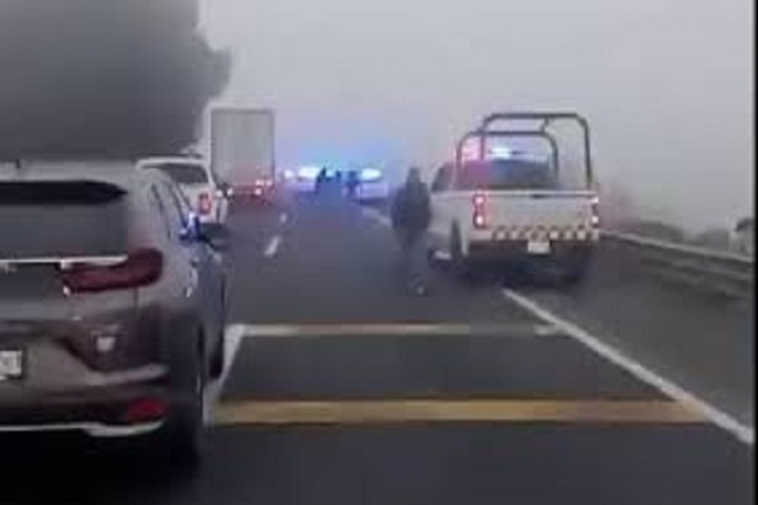 Autoridades confirman asalto masivo en autopista Puebla-Orizaba