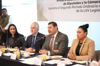 Reunión bicamaral para agilizar iniciativas en beneficio del país acuerdan Armenta y Creel