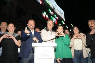 Pepe Chedraui iluminó el primer cuadro de la ciudad por las Fiestas Patrias 2025