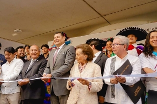 Armenta refrenda el amor a Puebla con una expo artesanal, artística y cultural