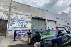 Normatividad, policía municipal y gestión de riesgos supervisan comercios en la zona de la 46 poniente