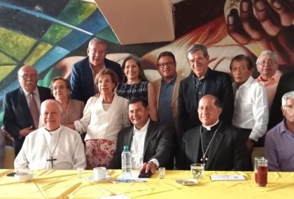 Monseñor Víctor Sánchez y su cumpleaños 75 en el Seminario