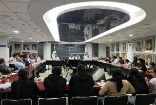 Diálogo abierto para establecer acuerdos en el marco de la legalidad y el respeto