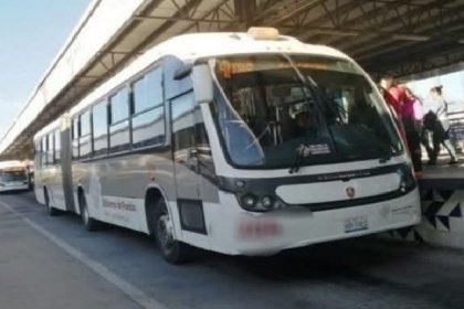 ¡Puebla capital es un infierno! Pepe Chedraui entregó la 11 Sur a las balas: acribillan metrobús &quot;Solo para Mujeres&quot;