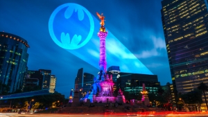 En el cumple 80 de Batman, la batiseñal iluminará CDMX y ¡todo el mundo!