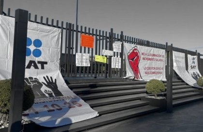Oficinas del SAT Angelópolis sin servicio, trabajadores exigen se respete su aumento salarial del 12%
