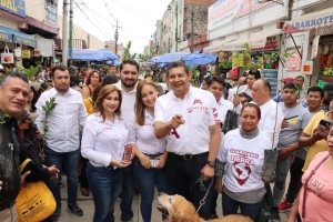  En familia y por amor a Puebla, vamos por la Revolución de las Conciencias: Armenta